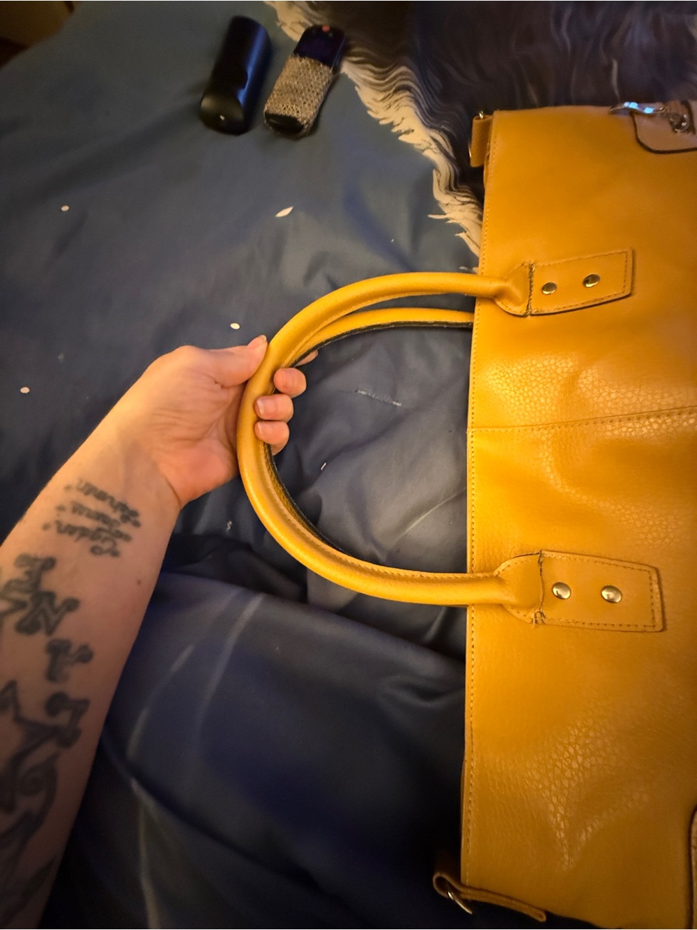 Everyday Structured Yellow Leather Tote - Chic Women's Carryall - Picture 2 of 9